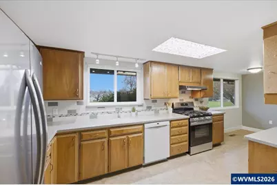 12432 SW King George Dr, King City, OR 97224 - Photo 13