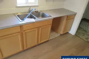 1308 SW 8th St, Dallas, OR 97338 - Photo 11