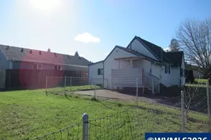 1308 SW 8th St, Dallas, OR 97338 - Photo 5