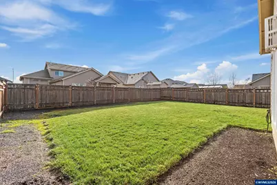 1663 SE Academy St, Dallas, OR 97338 - Photo 35