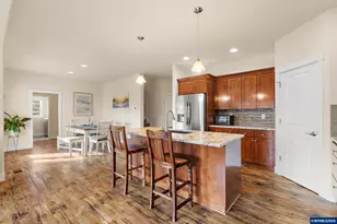 1663 SE Academy St, Dallas, OR 97338 - Photo 9