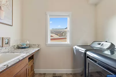 1663 SE Academy St, Dallas, OR 97338 - Photo 17