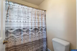 1663 SE Academy St, Dallas, OR 97338 - Photo 27