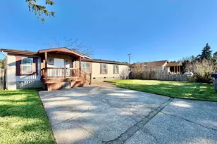 1863 Inland Way, Springfield, OR 97477 - Photo 3