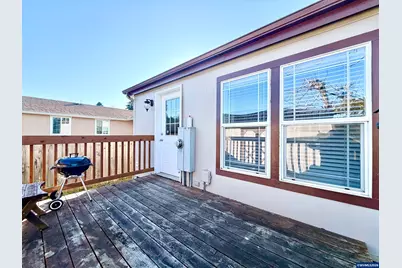 1863 Inland Wy, Springfield, OR 97477 - Photo 31