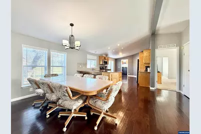 1863 Inland Wy, Springfield, OR 97477 - Photo 11