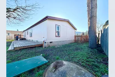 1863 Inland Wy, Springfield, OR 97477 - Photo 37