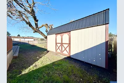 1863 Inland Wy, Springfield, OR 97477 - Photo 39