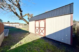 1863 Inland Way, Springfield, OR 97477 - Photo 39