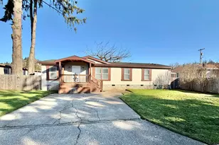 1863 Inland Way, Springfield, OR 97477 - Photo 1