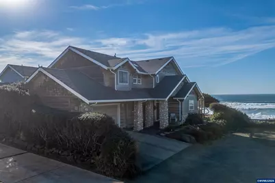 380 Pearl St, Lincoln Beach, OR 97388 - Photo 3