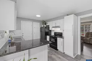 2860 NE Lancaster St, Corvallis, OR 97330 - Photo 9