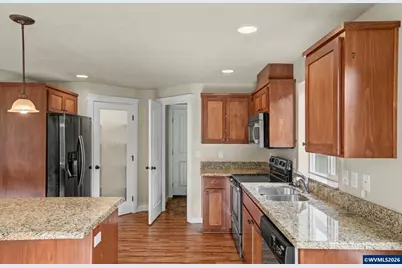 1542 Barnes Av SE, Salem, OR 97306 - Photo 9