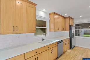 1093 Icel (A - B) Ct NE, Salem, OR 97301 - Photo 13