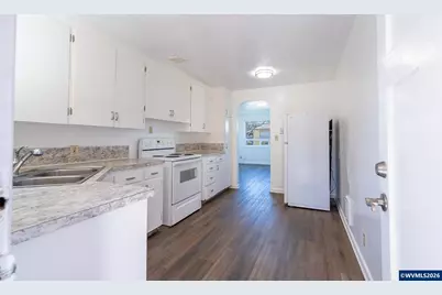 672 Catterlin Av NE, Salem, OR 97301 - Photo 5