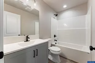 5373 Faith Ave NE, Salem, OR 97305 - Photo 9