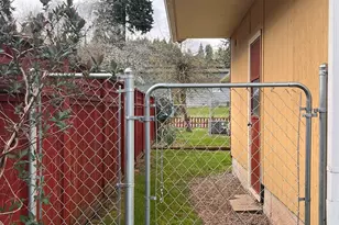 1304 Hawthorne St, Sweet Home, OR 97386 - Photo 11