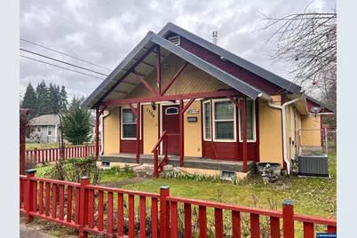 1304 Hawthorne St, Sweet Home, OR 97386 - Photo 1