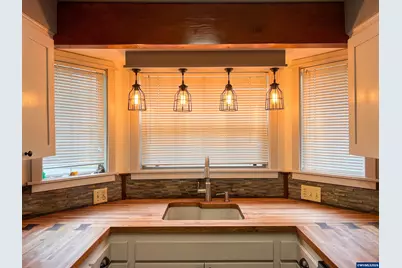 1304 Hawthorne St, Sweet Home, OR 97386 - Photo 13