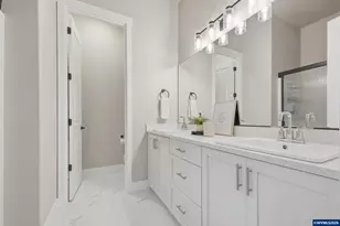 5424 49th Ave NE, Salem, OR 97305 - Photo 13