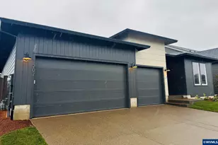 707 Magnolia Ave, Woodburn, OR 97071 - Photo 3