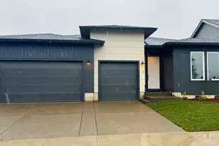 707 Magnolia Ave, Woodburn, OR 97071 - Photo 1