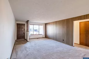 309 S Columbia Dr, Woodburn, OR 97071 - Photo 5