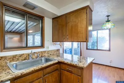 309 S Columbia Dr, Woodburn, OR 97071 - Photo 15