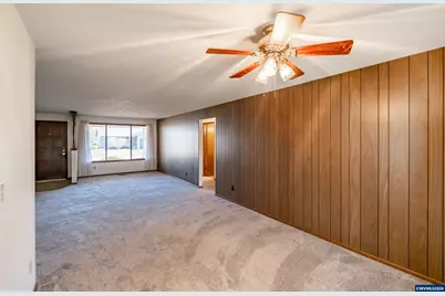 309 S Columbia Dr, Woodburn, OR 97071 - Photo 11