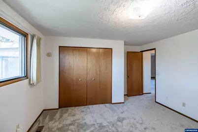 309 S Columbia Dr, Woodburn, OR 97071 - Photo 23
