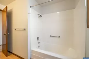 309 S Columbia Dr, Woodburn, OR 97071 - Photo 27