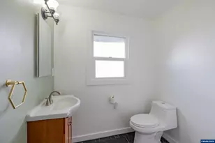 160 Tangent St, Lebanon, OR 97355 - Photo 31