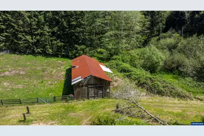 94101 North Way Ln, North Bend, OR 97459 - Photo 17