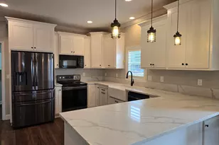 302 Jersey St, Silverton, OR 97381 - Photo 7