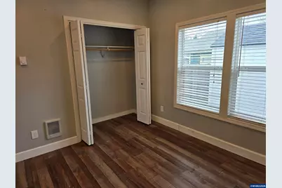 302 Jersey St, Silverton, OR 97381 - Photo 15