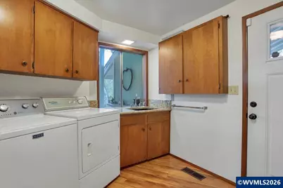 989 SW Hunter St, Dallas, OR 97338 - Photo 17