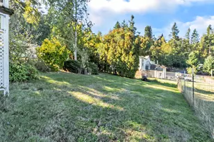 698 Grandview Ave, Scotts Mills, OR 97375 - Photo 17