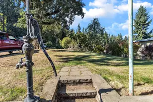 698 Grandview Ave, Scotts Mills, OR 97375 - Photo 11