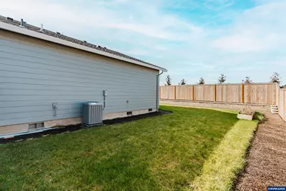 210 Walnut St, Mount Angel, OR 97362 - Photo 45