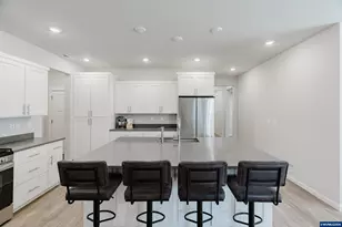 210 Walnut St, Mount Angel, OR 97362 - Photo 7