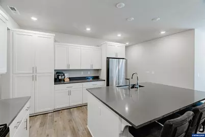 210 Walnut St, Mount Angel, OR 97362 - Photo 9