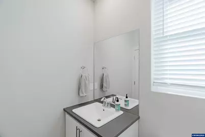 210 Walnut St, Mount Angel, OR 97362 - Photo 37