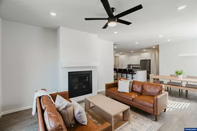 210 Walnut St, Mount Angel, OR 97362 - Photo 17