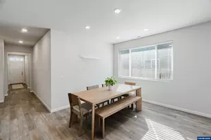 210 Walnut St, Mount Angel, OR 97362 - Photo 11