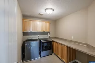 2697 Broadway St NW, Albany, OR 97321 - Photo 37