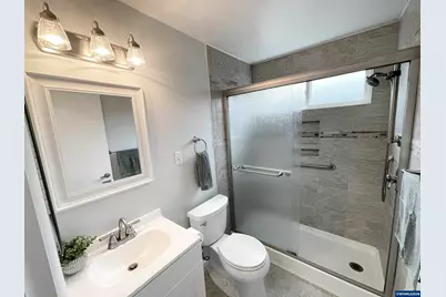 403 E Clackamas Cir, Woodburn, OR 97071 - Photo 7