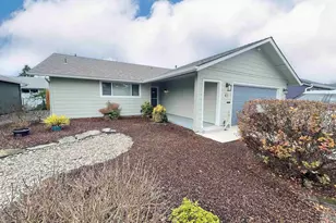 403 E Clackamas Cir, Woodburn, OR 97071 - Photo 11