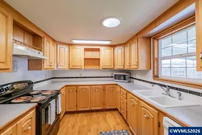 220 View Ln, Lebanon, OR 97355 - Photo 15