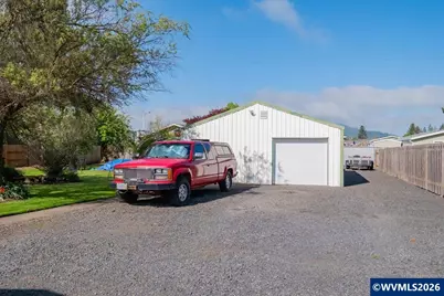 220 View Ln, Lebanon, OR 97355 - Photo 33