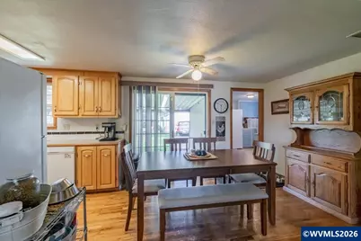 220 View Ln, Lebanon, OR 97355 - Photo 13